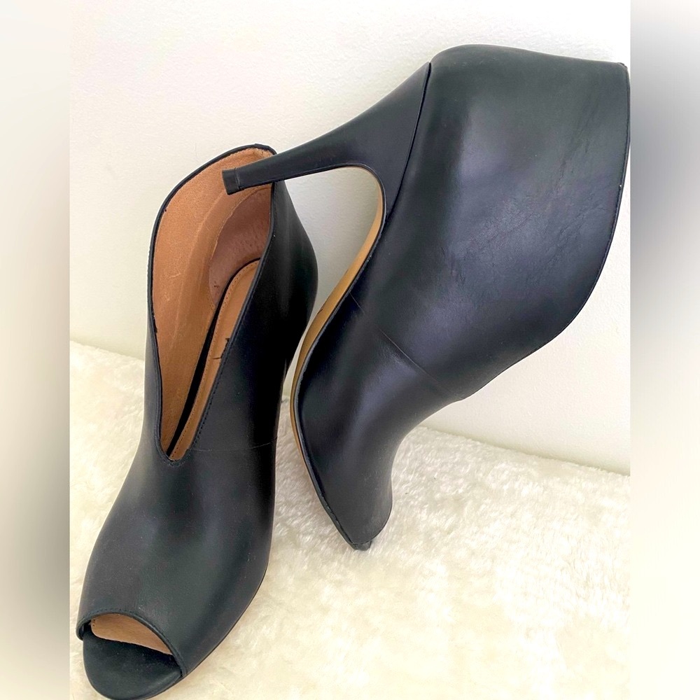 HALOGEN Black Leather Open Toe Booties -  Size 8.5 - NEW